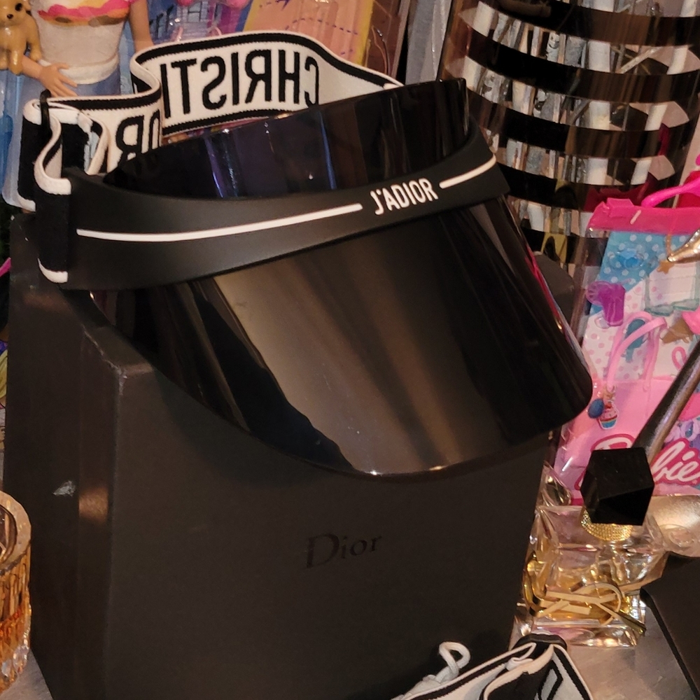 Visor - Picture 2 of 2